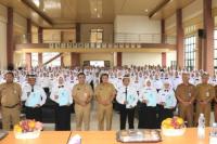 Sekda Tangerang Serahkan SK Tugas 329 Guru PPPK