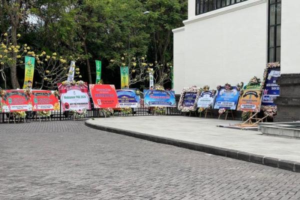 Muktamar PKB di Nusa Dua Dihujani Karangan Bunga dari Pimpinan Partai Politik