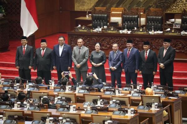 Paripurna DPR RI Setujui 5 Anggota BPK RI Periode 2024-2029