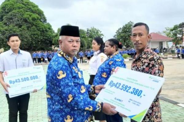 BPJS Ketenagakerjaan Merauke Serahkan Santunan Kematian ke Peserta Non ASN