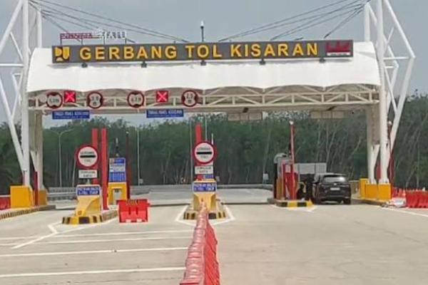 Presiden Jokowi Resmikan Dua Ruas Tol Jalan Trans Sumatera