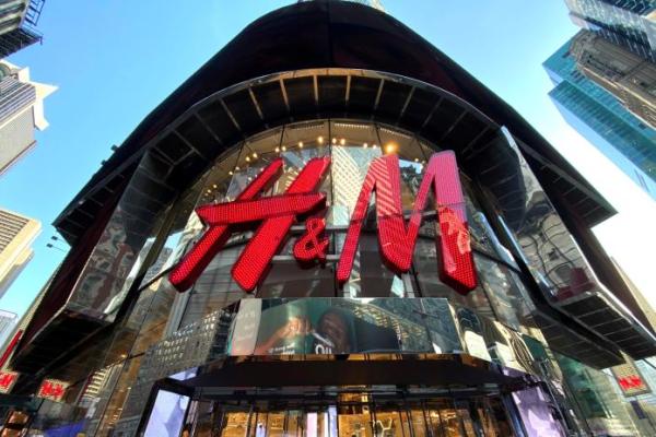 H&M Resmi Hadir di Shopee Mall, Saatnya Belanja Praktis dan Terjangkau!