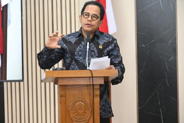 Sekjen DPR Ajak Mahasiswa Turut Aktif Awasi Jalannya Pemilu