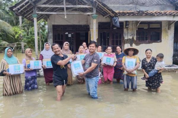 PKB Banten Salurkan Bantuan untuk Korban Banjir di Pandeglang